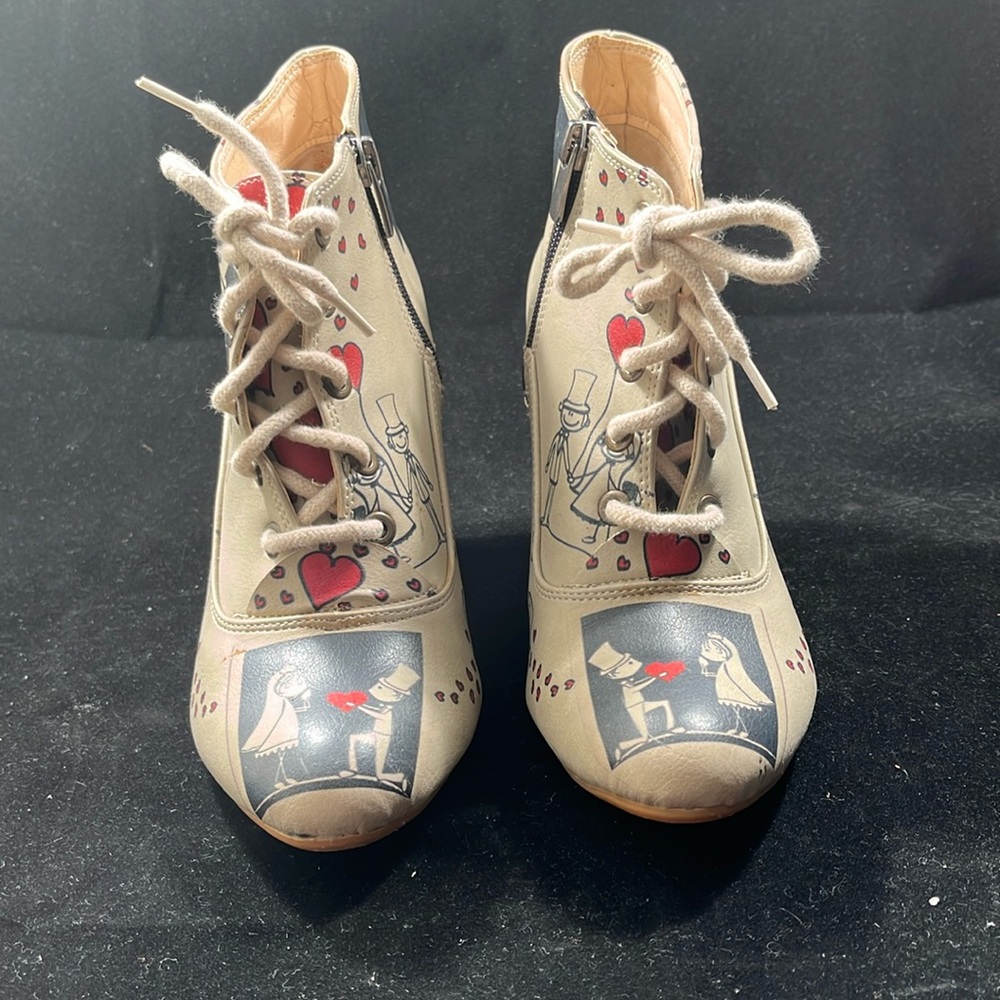 Goby wedge with hearts/couple in size 37 (6.5)